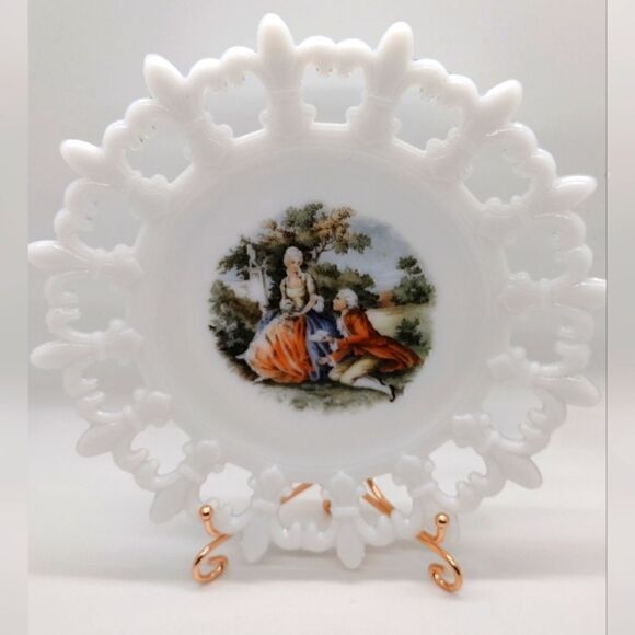 Vintage Milk Glass Lace Edge Plate - Picture 1 of 4
